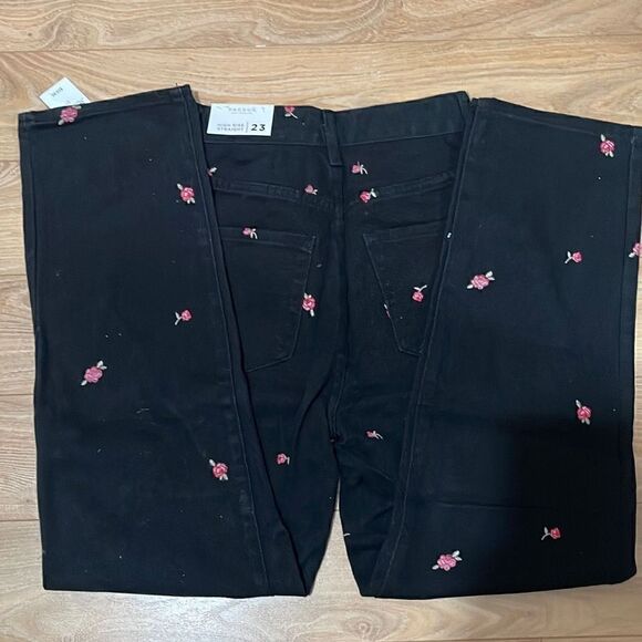 Nwt PacSun Rose Embroidered Black High Waisted Straight Leg Jeans 23 - Picture 7 of 7